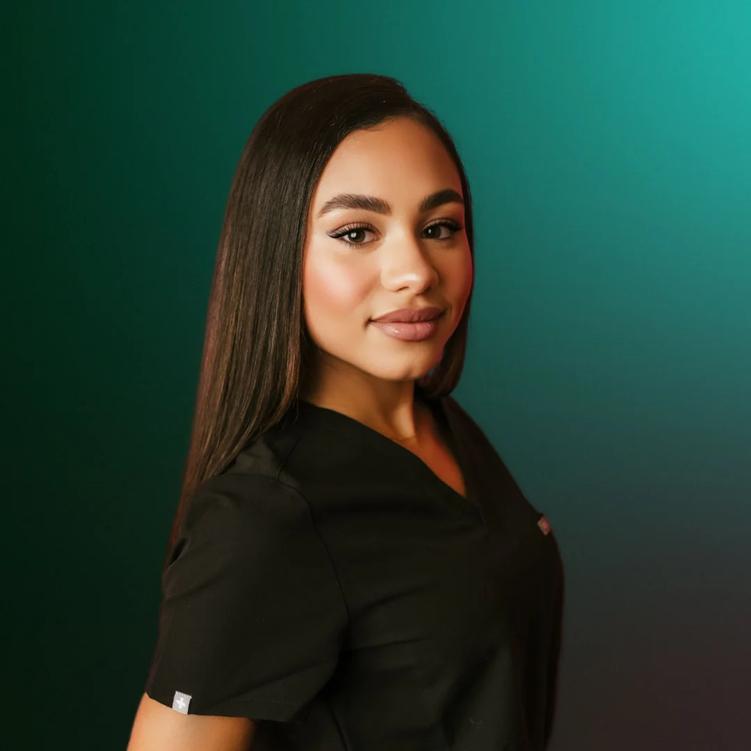 Hannah Daffron, Licensed Aesthetician